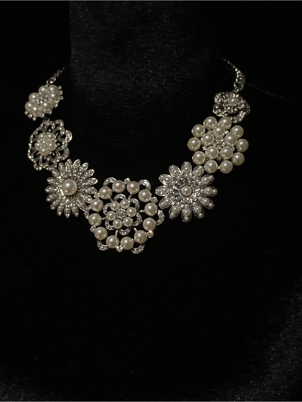 paparazzi Pearl & Crystal Floral Cluster Necklace - Silver